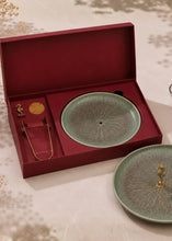 Load image into Gallery viewer, Mirissa Brass Platter Gift Set-Green