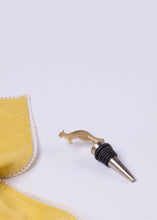 Load image into Gallery viewer, Wallaroo Bottle Stopper gadoliving