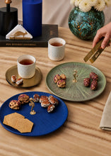 Load image into Gallery viewer, Mirissa Brass Platter Gift Set-Blue
